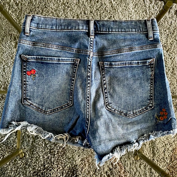 Express Denim Cut-Off Shots w/ Wildflower Appliqué - Picture 2 of 7